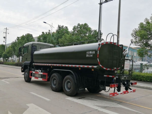 重汽豪沃400馬力-六驅(qū)綠化噴灑車
