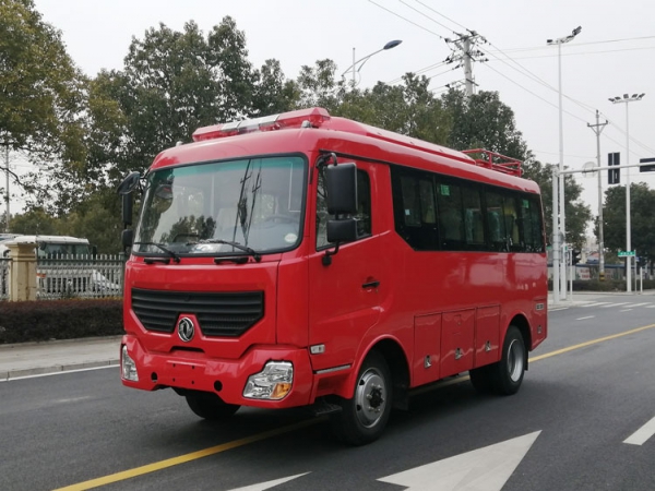 東風(fēng)四驅(qū)17座越野客車(chē)