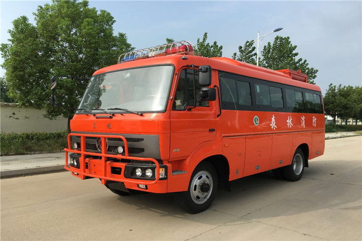 東風(fēng)牌四驅(qū)越野客車