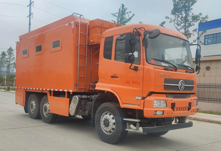 RLQ5093XZCD6六驅(qū)野外炊事車