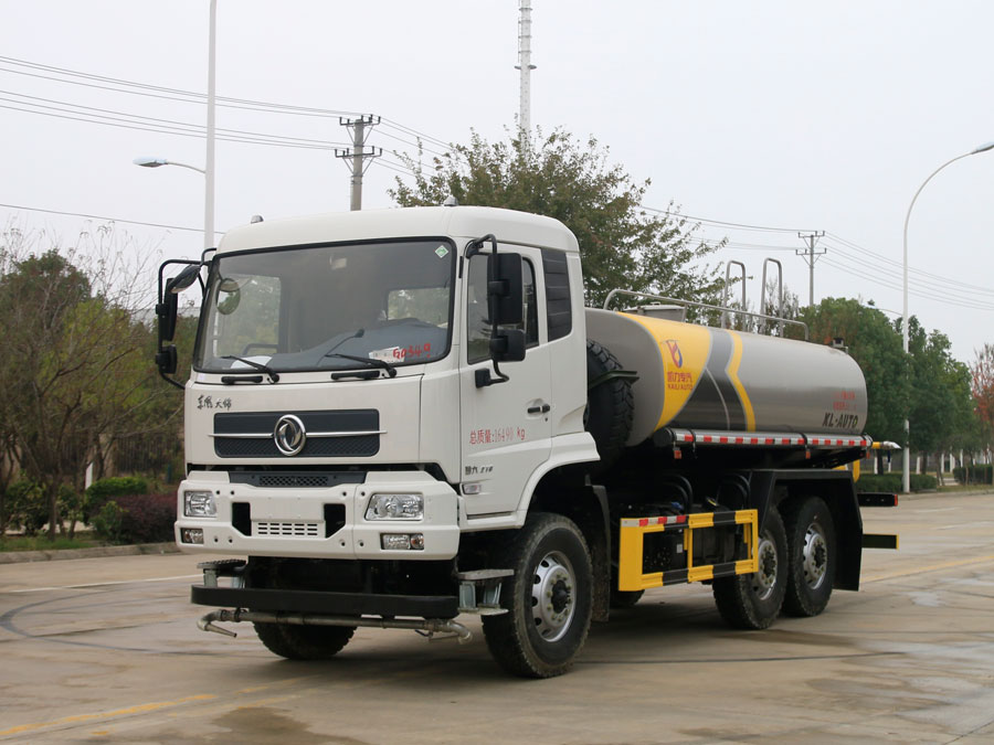 KLF5161GPSDF6型六驅綠化噴灑車