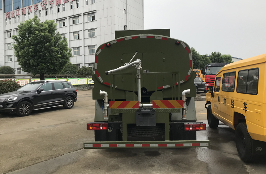 JDF5160GSSDFV6型四驅(qū)灑水車