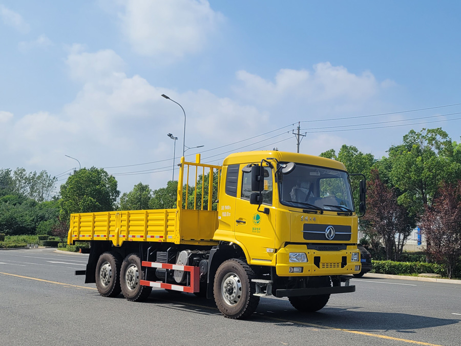 六驅(qū)越野載貨車(chē)-工程黃
